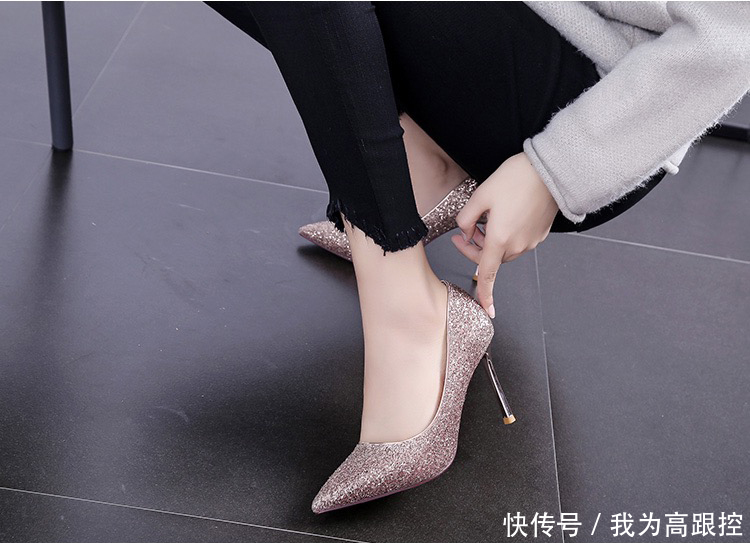 没有金属饰品，却更有金属风味道的性感高跟鞋