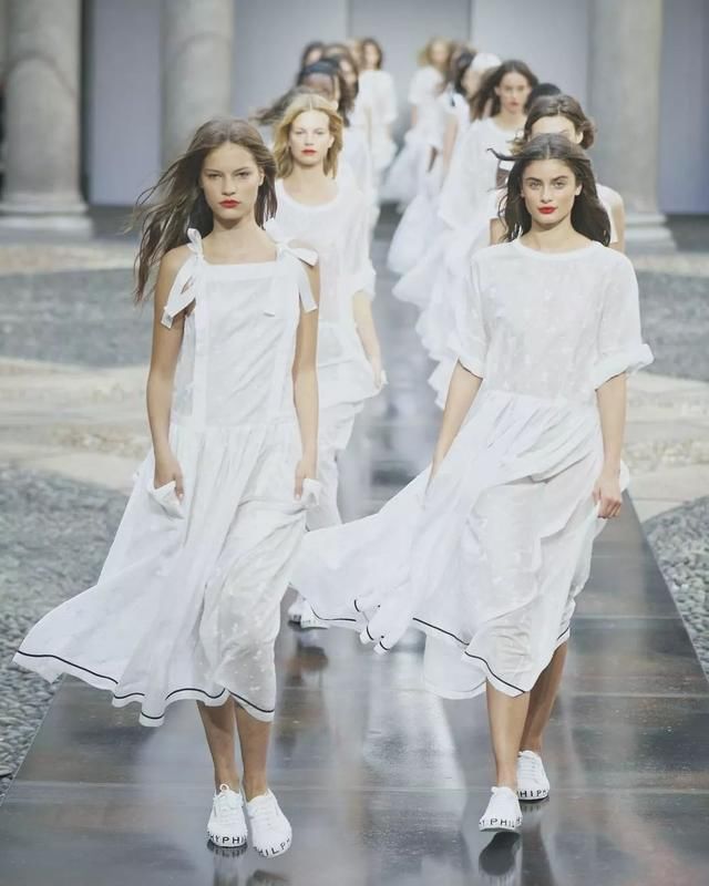 热到融化，除了这件衣服我什么都不想穿！