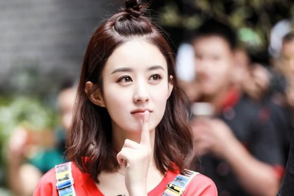 当红小花宣布休息疑似怀孕，恋情双方均否认，这波打脸来的也太快