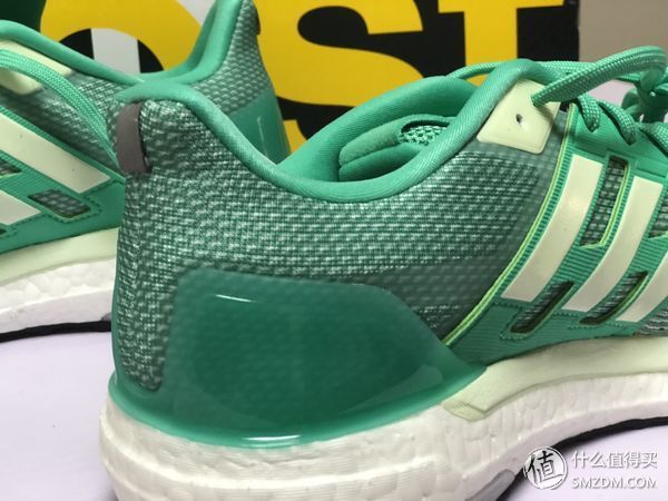 阿迪达斯难得的一双严肃跑鞋--Adidas Supernova 开箱