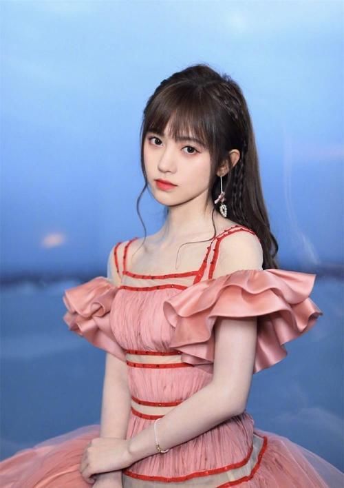 『短发』身高不足160的小个子女生,尽量别留这4种发型,显老不说还压个子
