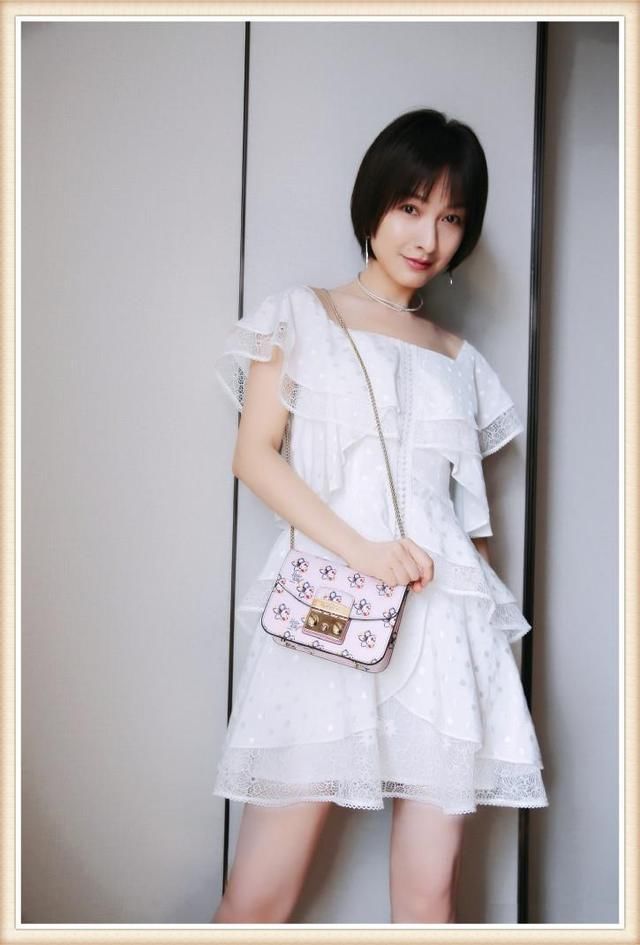 吴昕又发福？大象腿、双下巴统统再现，网友：进时尚圈的梦又碎喽