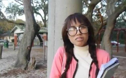 90后女大学生因长的丑没有朋友, 化完妆, 整个校园男生都骚动了