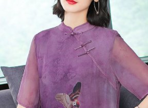 旗袍佳人，暗香浮动，优雅到了骨子里，尽显好身材