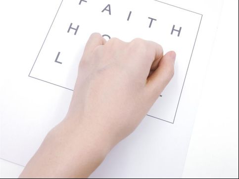 暑假出行别让骄阳扫兴，带上韩后防晒乳液全效防护助你玩得开心