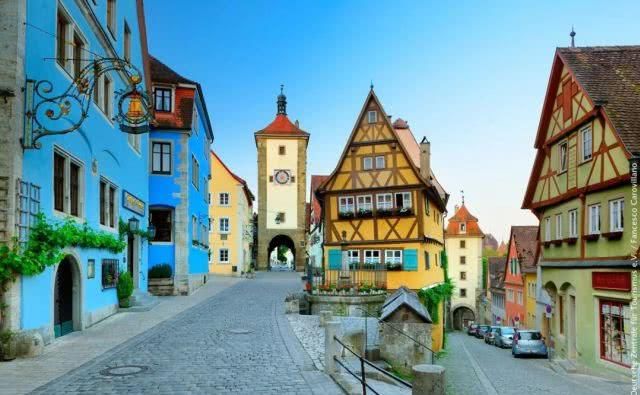  『中世纪』60几岁的古城堡之途为什么能一直维持“青春年少”？