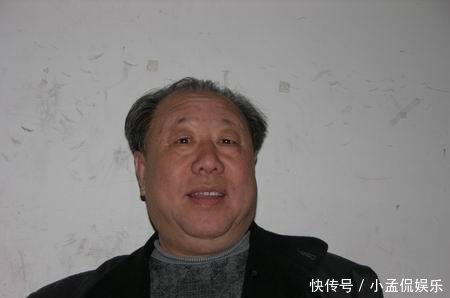 『后台』德云社后台供着五位老先生，除了侯耀文张文顺，其他几位什么来头