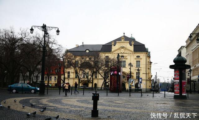 世界上城堡数量最多的国家之一,被称为欧洲的心脏