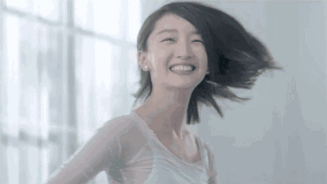 短发的赵丽颖周冬雨不烫不染，发型依然多变的秘密原来是它!