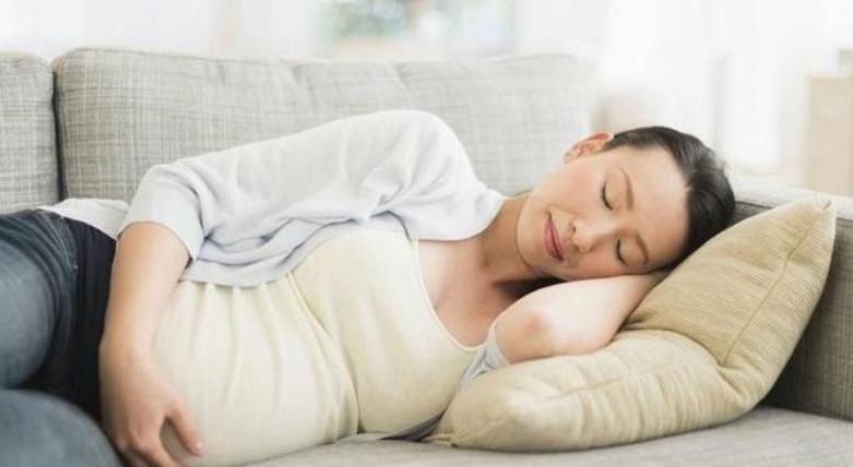  「种水」孕期补水很重要，但不能喝这4种水，会危害孕妈及胎儿健康！