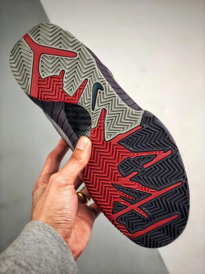  『战靴』科比战靴复刻回归，缅怀一代人心中的传奇！耐克Kobe4代小丑开箱测评