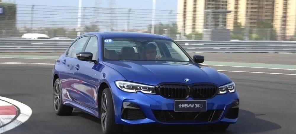  『豪车』年轻人买得起的豪车！皇室专用品牌，配2.0T引擎，品质不输宝马