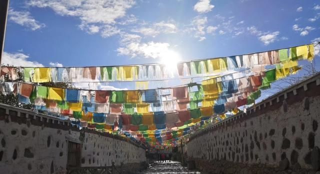 青藏线难，川藏线美，一入西藏误终身