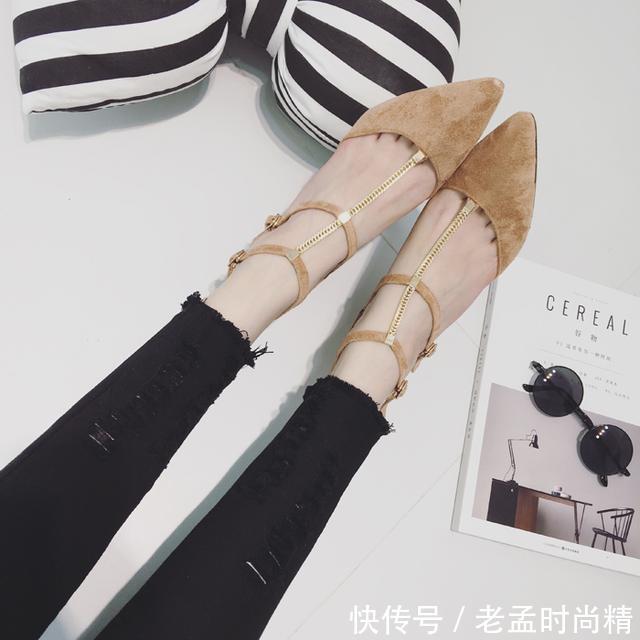  『夏季』夏季凉拖虽百搭却随意，选上尖头鞋更显气质！