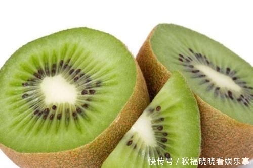  『葡萄』女人不想满脸皱纹，多吃四种水果，舒展皮肤，重回十八岁！