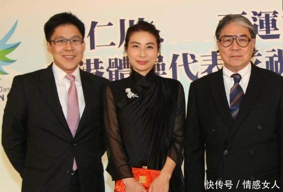 郭晶晶气场真不是盖的！和公公霍震霆出席活动，霍启刚都靠边站了