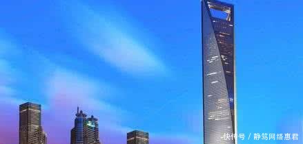 重庆第一高楼, 中国西部第一大楼, 总投资逾10亿美元