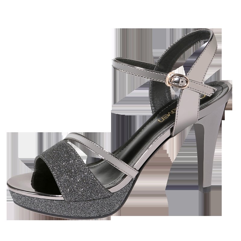 入秋了!女人赶紧扔掉凉鞋换成高跟鞋吧，洋气特显高