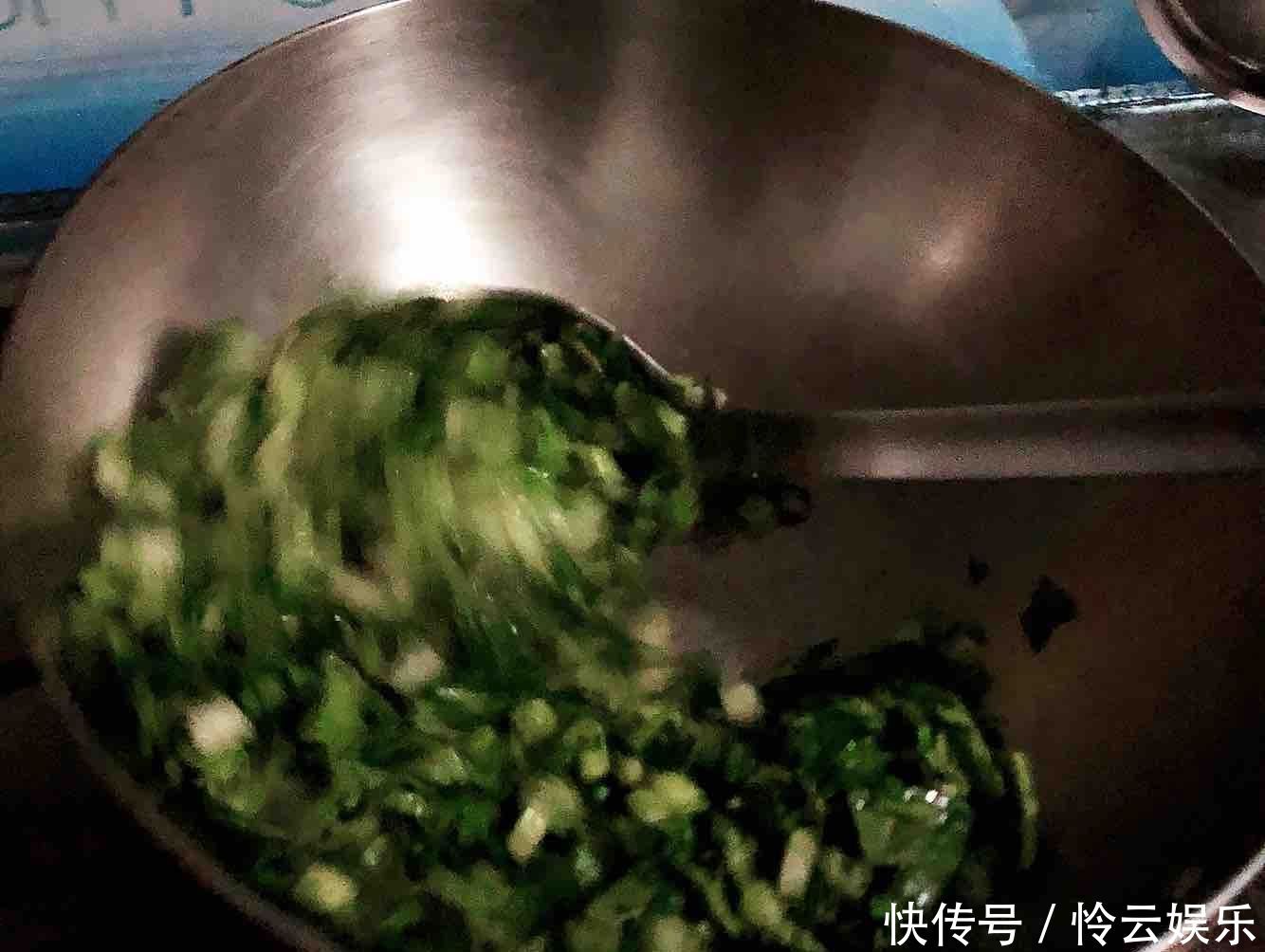  「口臭」这菜是“天然巴豆”，口臭厉害要经常吃，便秘也会悄悄消失