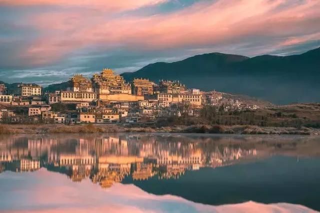 再过一个月,国内这处桃花盛景就要藏不住啦!囊括高原最美雪山!