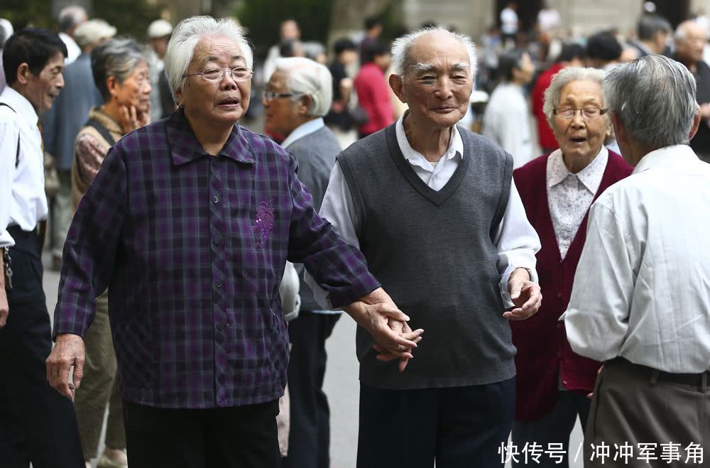 30年后，中国人口剩余多少亿？专家；这数据让人有些恐慌