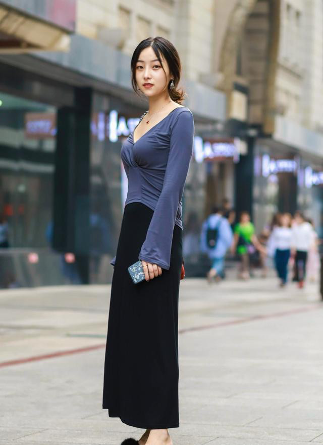 街拍：图一穿套装，尽显好身材，彰显优雅淑女范！