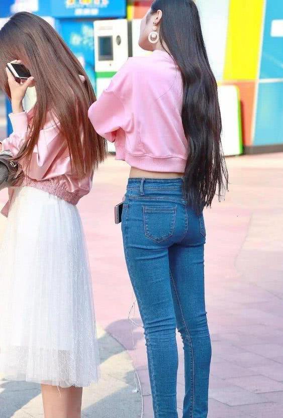 时尚又显魅力身材的牛仔裤搭配,让女人的美丽自然动人心!