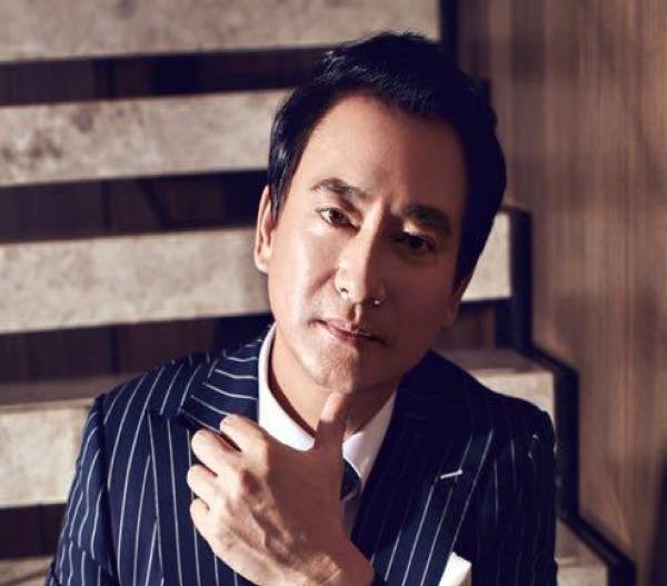 郑爽父亲发文怒怼谣言霸气护女 盘点娱乐圈老父亲宠女儿N种方式