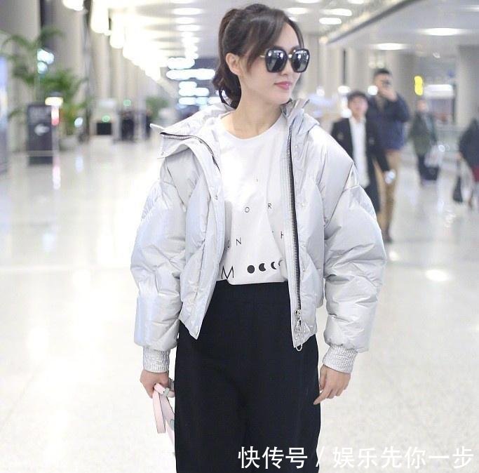 唐嫣又瘦了, 羽绒服配阔腿裤都撑不起来, 网友: 这张脸简直不敢评