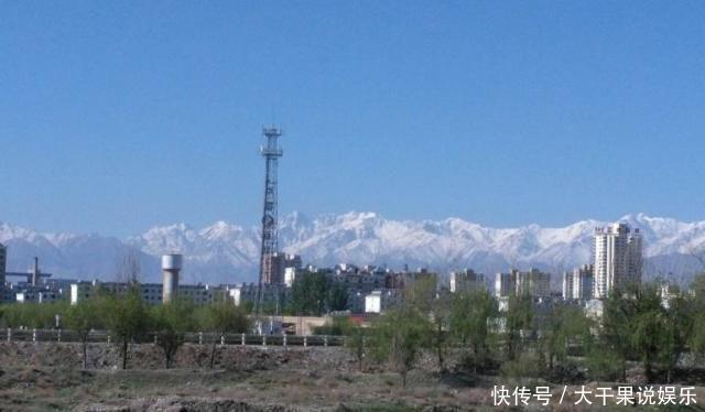  「两省」甘肃面积最大的城市，占甘肃总面积的42%，相当于江浙两