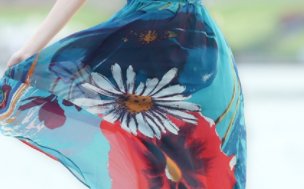 怪不得男人总爱往海边跑，现在女人不穿泳衣穿这个，让人神魂颠倒