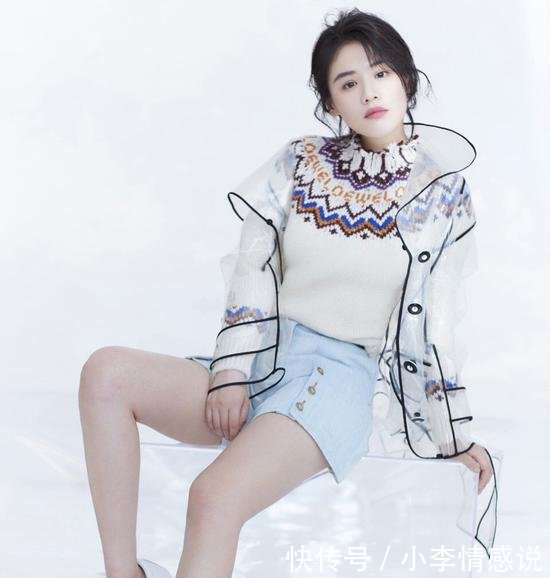 迪丽热巴你真的过分了,穿着PVC鞋子就要出门舒淇的衣服更夸张