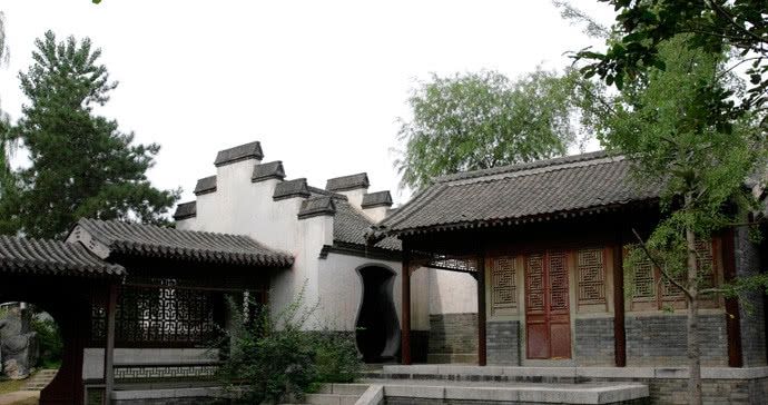  电视剧：一部部经典的电视剧在“飞腾影视城”里诞生，谱写出动人的旋律和伟大的篇章