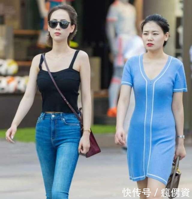 牛仔裤轻松调整线条比例，完美的身材真叫人羡慕