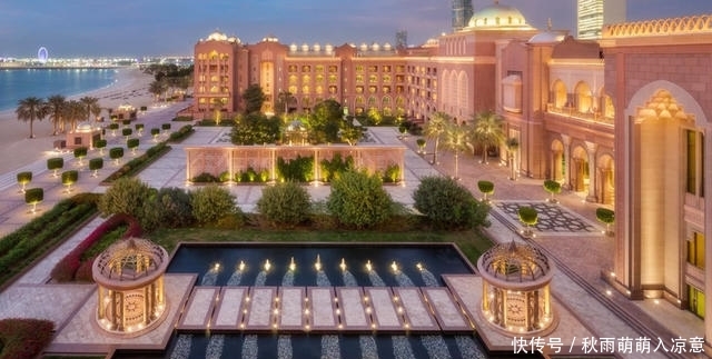 全球“唯一”一座八星级酒店:奢华的大门有四十米高,十分霸气!