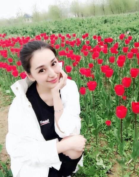 街拍:图1微胖可爱，图4浑然天成的美感，看到图5小编走不动路了