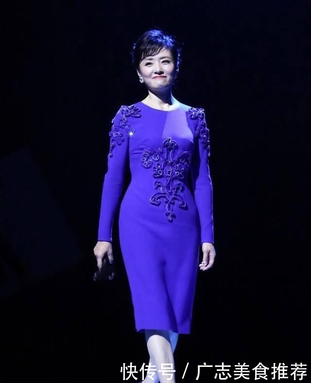  『身型』周涛真是“优雅女神”！带火各种简单搭配，都51岁还那么惊艳