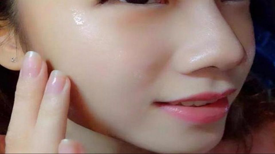 红霉素软膏只要一支，学会用法，50岁保养的像20岁，便宜又实用