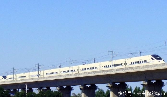 恭喜四川即将迎来新高铁，全程450公里，再一次证明要想富先修路