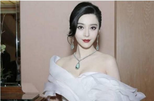 范冰冰工作室发了几个字的微博,想洗白?结果又遭大网友的一路炮