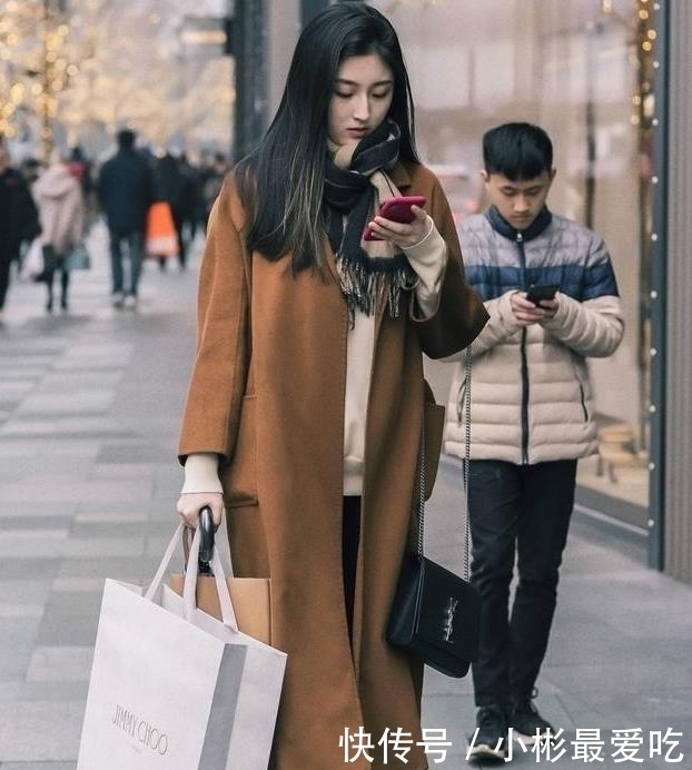 『美女』美女街拍:婀娜多姿的小姐姐,青春活力的打扮,时尚有型!