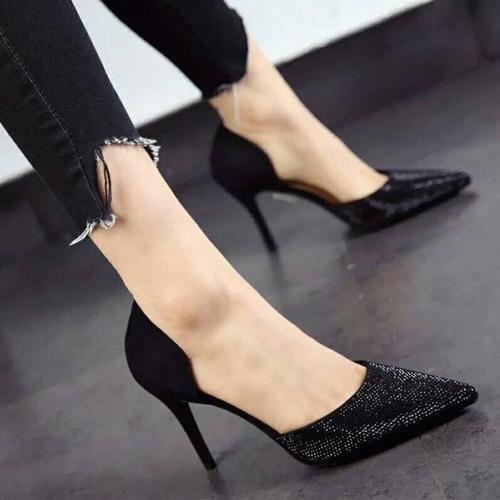 女人一定要有双属于自己的高跟鞋,穿上街太好看,女人味十足