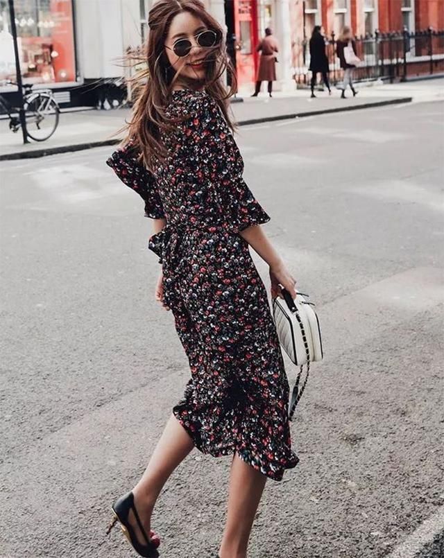 这个“处女脸”的亚洲姑娘，蜂腰翘臀大长腿，迷倒万千宅男!