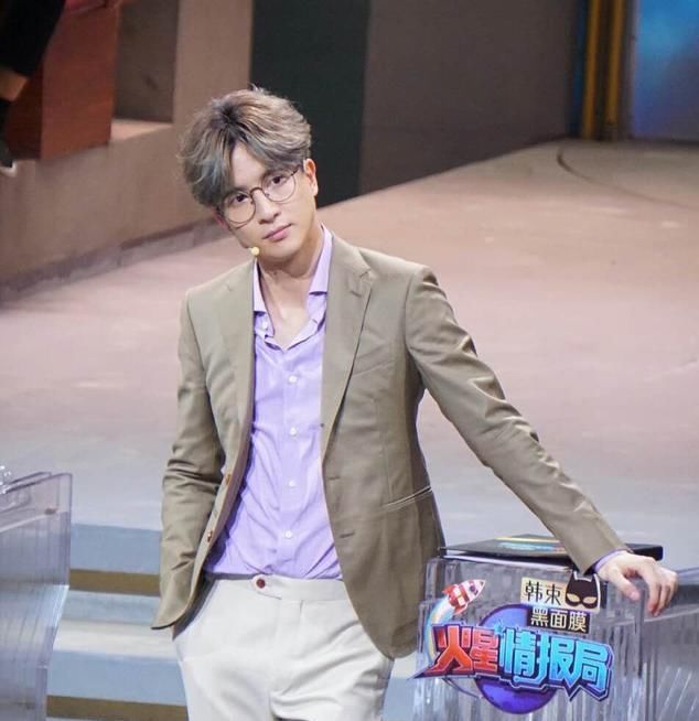 『薛之谦』薛之谦三十多岁穿搭如少年！走在时尚潮流前端开发的“薛式穿搭”深受好评