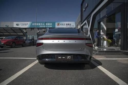  『这辆』小鹏P7初体验！这辆车除了续航700km之外，还有其他的惊喜吗？