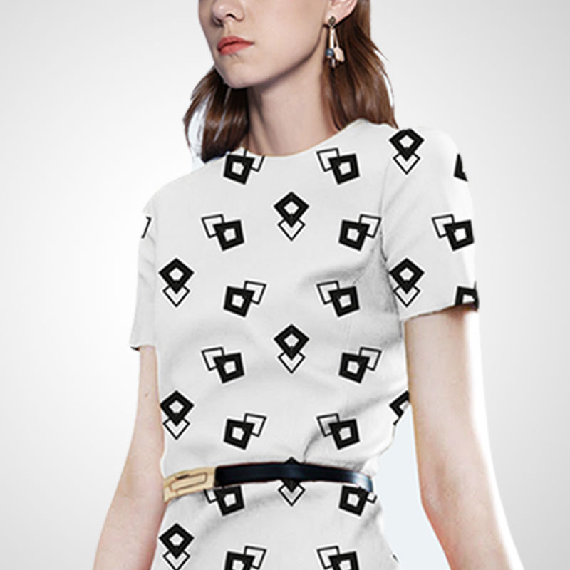 如今7080后女人，一个比一个性感有女人味，魔鬼身材风情万种