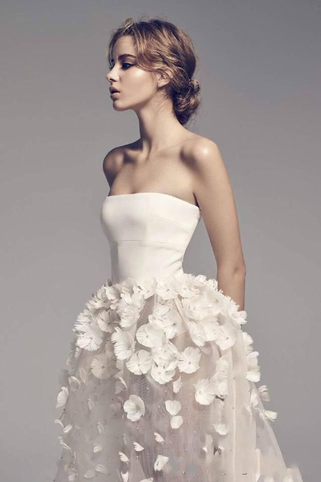 时装精也有失手的时候：王子文穿错打底裤好尴尬，刘雯则丑的离谱