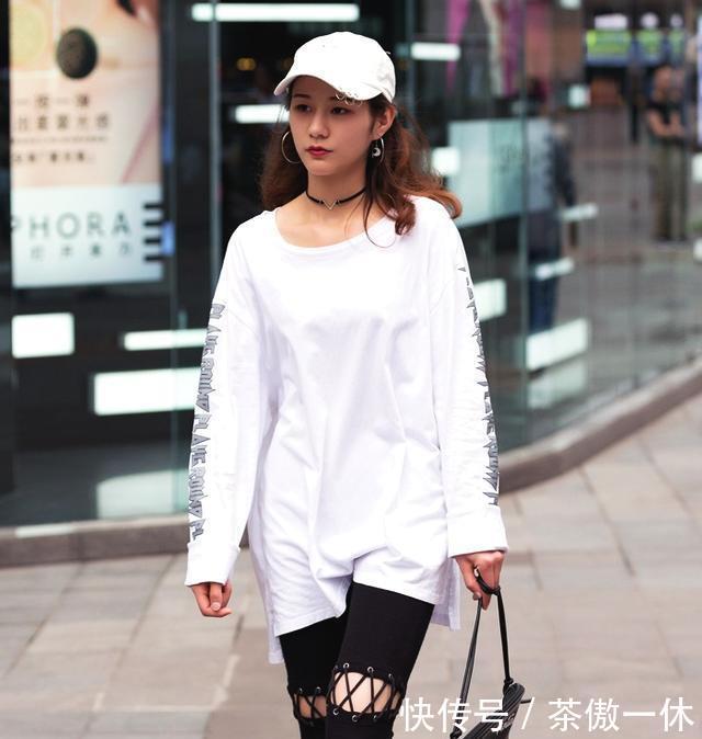  10小姐姐■街拍：美瞳的小姐姐好看的项圈，透明小皮带太时尚了
