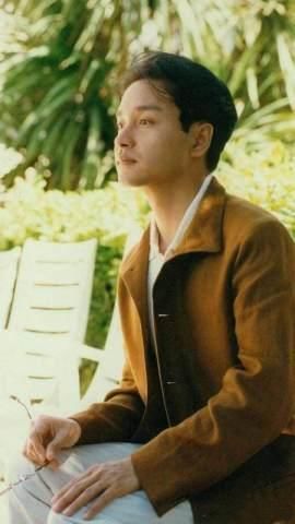 时尚是个轮回，十几年前张国荣的穿衣品味，当今男模都自愧不如