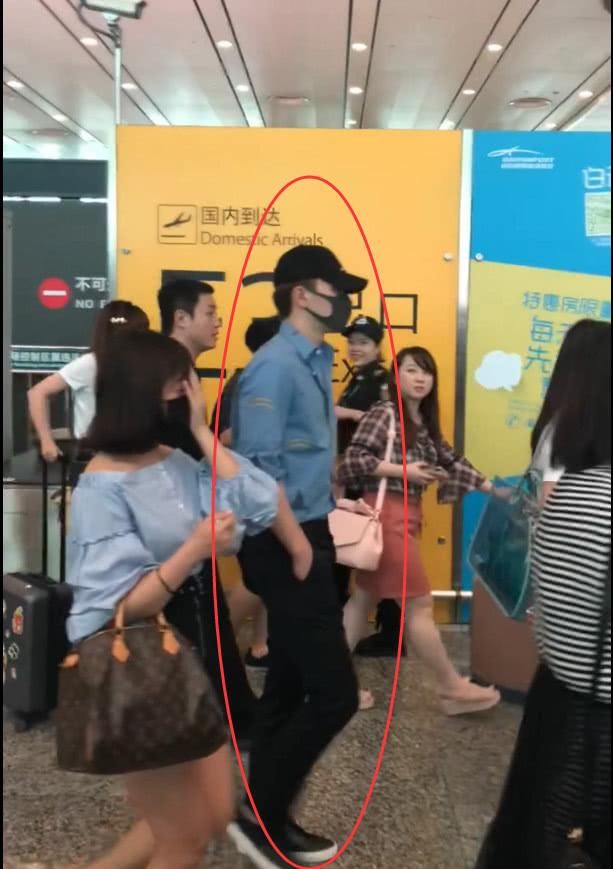 邓伦仅仅穿了条西装裤，竟气场全开潮流到炸，就算被抓拍也帅到晕